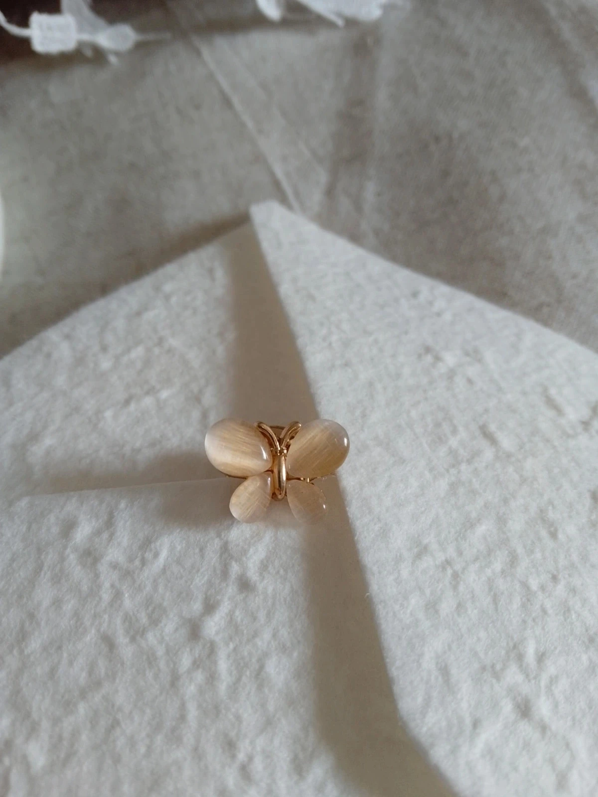 Broche pins borboleta em pedras de selenita – photo 2